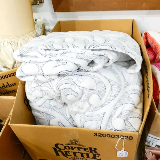 2 EURO PILLOW COVERS AND MATCHING DUVET COVER  2400 X2700 MM