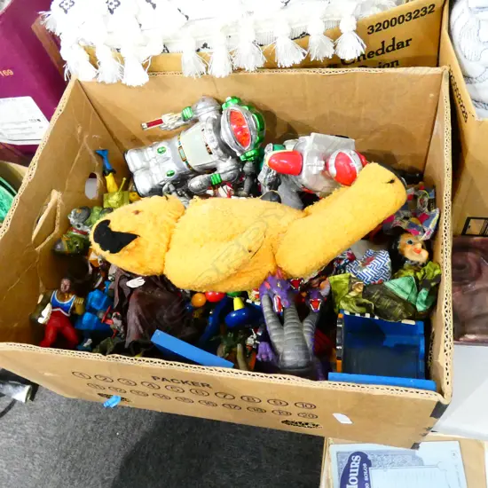 LOT ASST VINTAGE COLLECTABLE TOYS