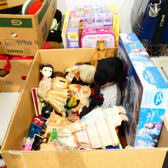 ASST COSTUME DOLLS + JIGSAWS