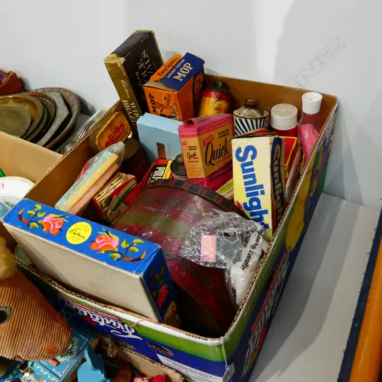 LOT OF VINTAGE ADVERTISING PRODUCTS AND TINS