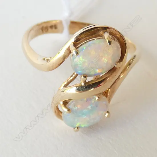 10CT YELLOW GOLD TWO OPAL RING, BOXED, OPALS 5MM,