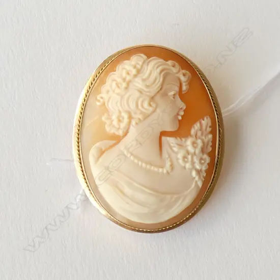 9CT GOLD VICTORIAN CAMEO BROOCH