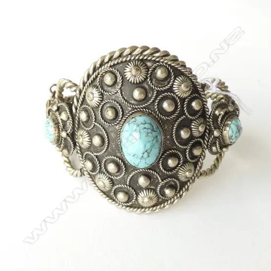 ALPACA SILVER & BLUE STONE LGE CUFF