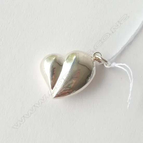 SILVER SMALL DOUBLE HEART PENDENT 4.3 GMS