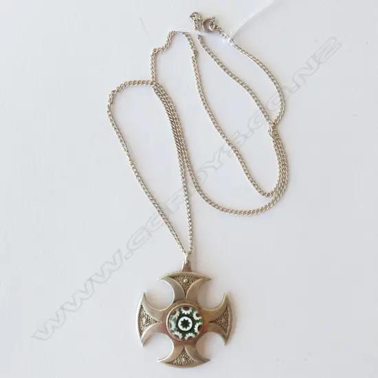 SCOTTISH SILVER & ENAMEL MALTESE CROSS PENDANT, HALLMARKED, DIA. 49MM, ON CHAIN