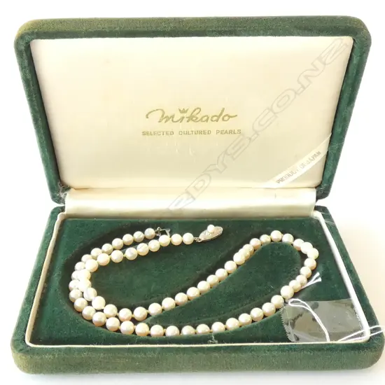SINGLE STRAND OF 66 UNIFORM 5.5mm JAPANESE MIKADO CULTURED PEARLS w SILVER CLASP IN ORIGINAL BOX. L.430mm