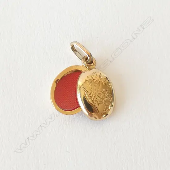 9CT GOLD LOCKET