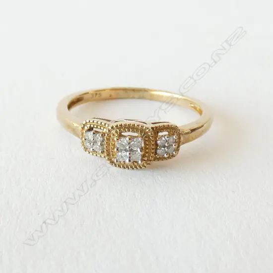 9CT GOLD & 25CT DIAMOND TRIPLE CLUSTER RING