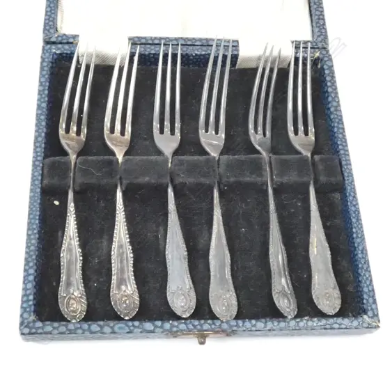 CASED SET OF S/SILVER PICKLE FORKS, SHEFFIELD 1909, 69G