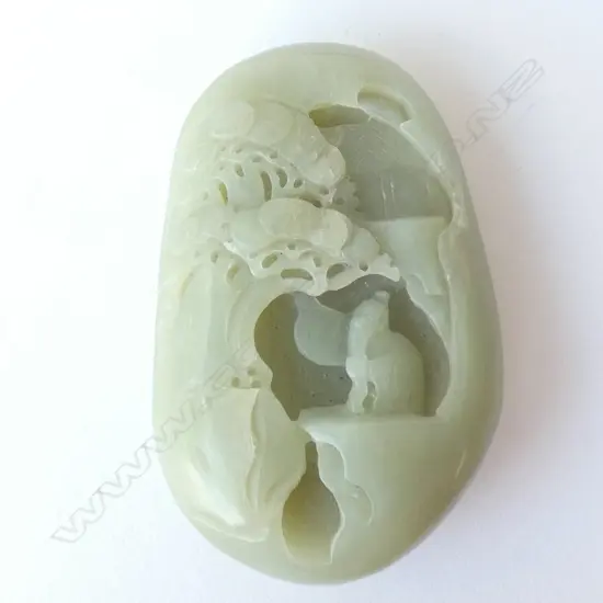 JADE HANDLING SAGE IN A GROTTO L. 95MM