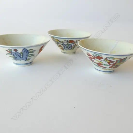 3 CHINESE DOUCAI SMALL  DISHES Dia.88mm