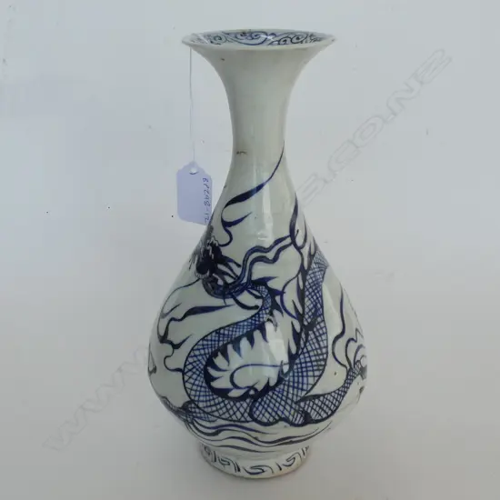 CHINESE B&W BALUSTER FORM VASE, DRAGON MOTIF, H.250mm