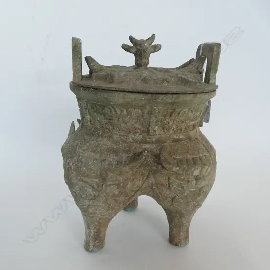 CHINESE TOMB FIND STYLE BRONZE TRIPOD LIDDED VESSEL H.245mm