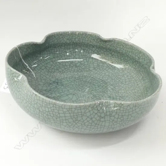 CHINESE CRACKLEWARE BOWL
