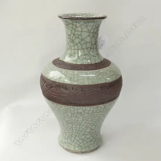 CHINESE CRACKLEWARE VASE