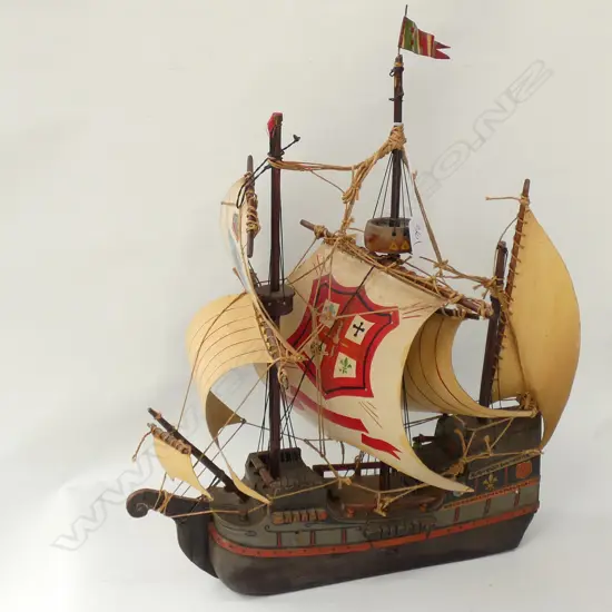 EARLY 20THC MODEL GALLEON, W. 370MM