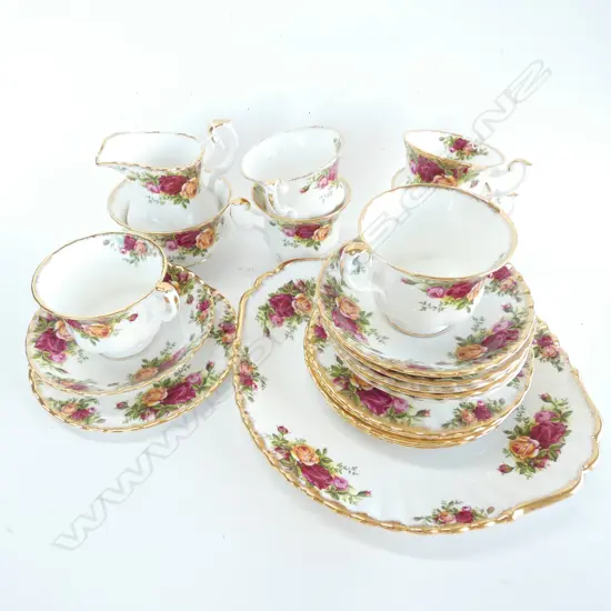 21 PCE OLD COUNTRY ROSES TEA SERVICE INCL. 6 TRIOS