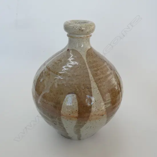 WARREN TIPPETT STUDIO POTTERY VASE