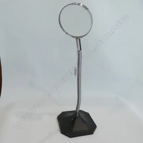 ART DECO GOOSE NECK MAGNIFYING GLASS ON SQUARE BASE