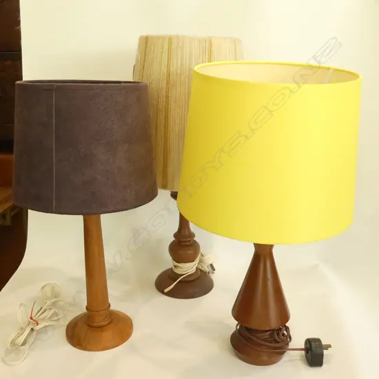 3 TURNED WOODEN LAMPS H. 500MM
