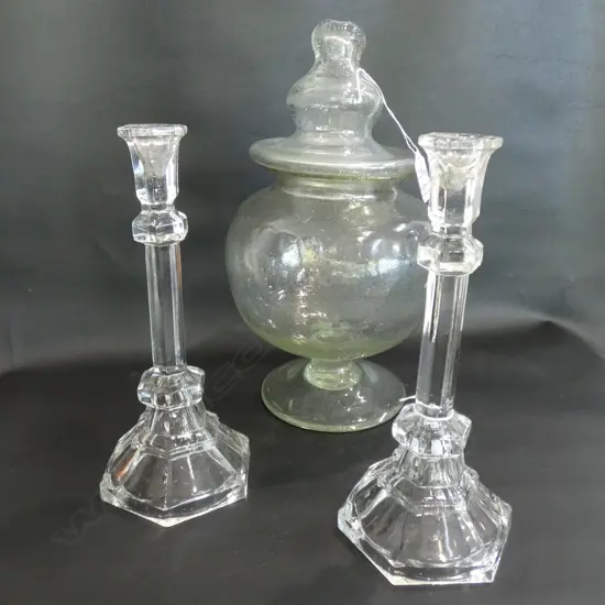 HAND BLOWN CONTAINER H. 320MM + PR GLASS CANDLESTICKS
