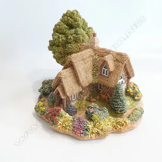 LILLIPUT WOODMANS RETREAT  -BOXED