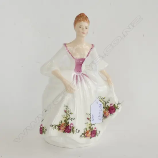 ROYAL DOULTON BOXED FIGURINE COUNTRY ROSE 200MM H