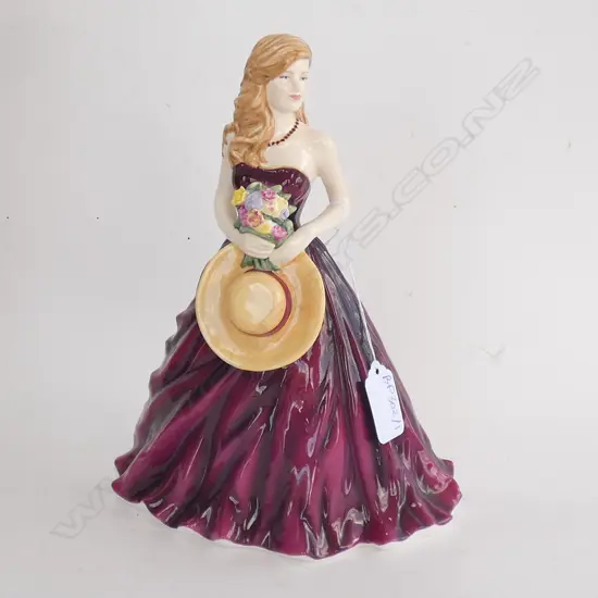 ROYAL DOULTON BOXED FIGURINE ANNE 220MM H