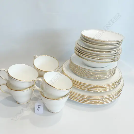 36 PCE 6 PLACE DUCHESS ENGLISH BONE CHINA DINNER SERVICE; MINT COND.