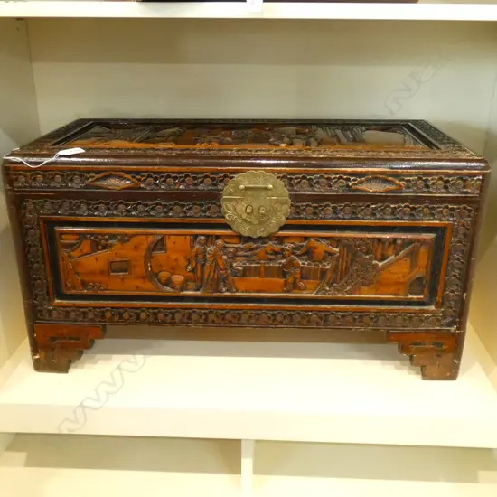 SMALL CHINESE CAMPHOR WOOD CHEST