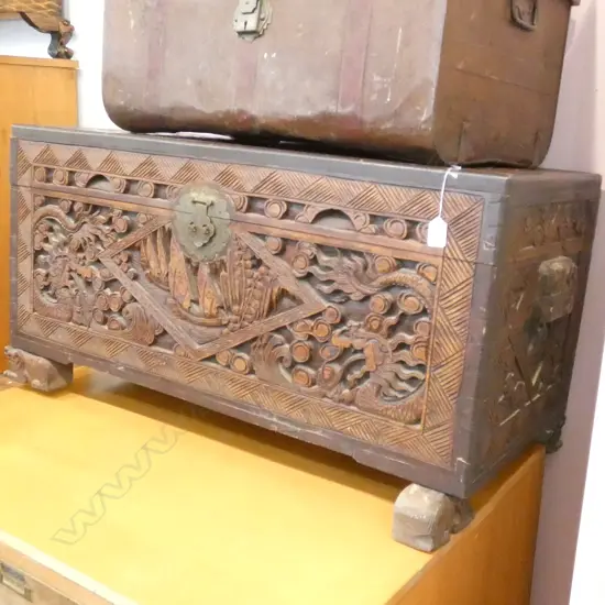 CAMPHOR WOOD CHEST, EARLY 20THC, 940 x 410 x 500mm
