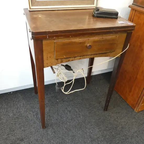 SINGER SEWING MACHINE TABLE H. 780MM