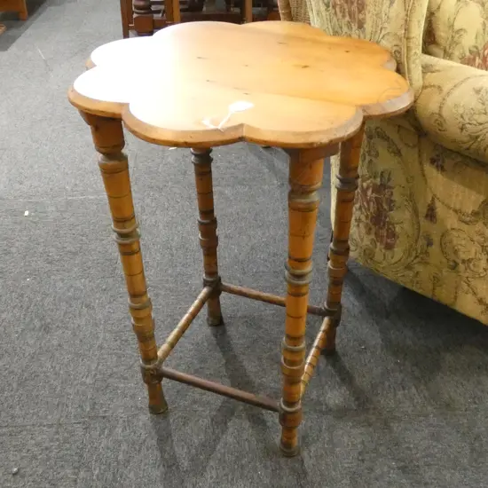 KAURI SHAPED TOP COLONIAL SIDE TABLE D 560 MM