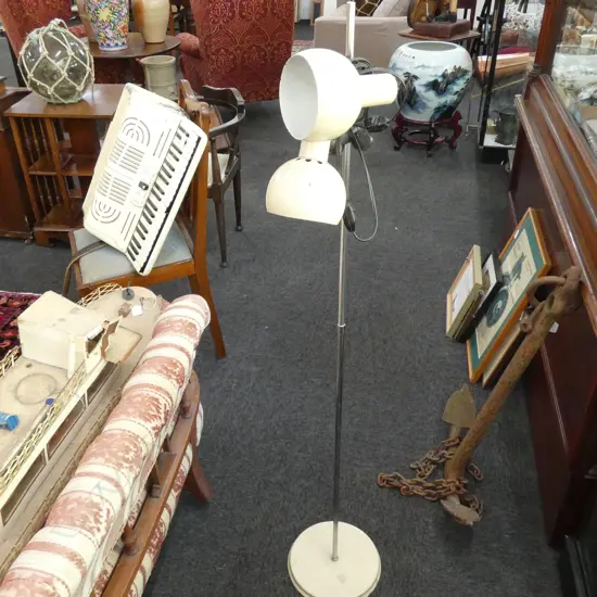 MID CENTURY JET AGE FLOOR LAMP