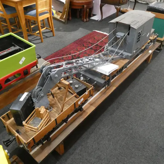 LARGE MODEL RAILWAY CRANE AND TRAILER L. 2320MM