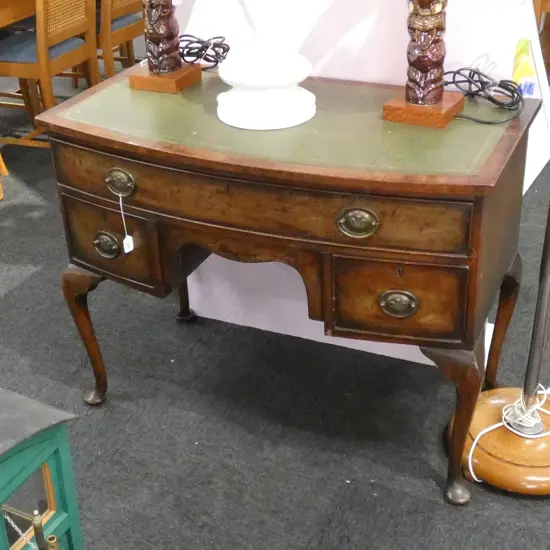 CABRIOLE LEG KNEEHOLE LEATHER TOPPED DESK 985MM W ONE LEG WOBBLY