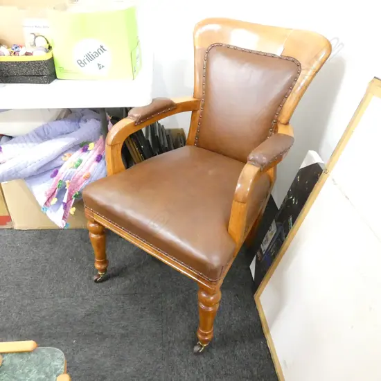VICTORIAN LEATHER CHAIR W. 590MM