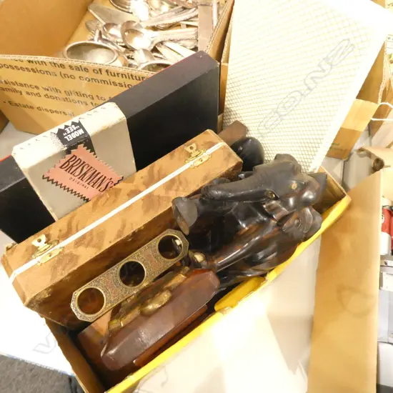 BOX LOT CASED CUTLERY INCL. MINT FISH KNIVES SET, PINKING SHEARS, CIGAR HOLDER ETC