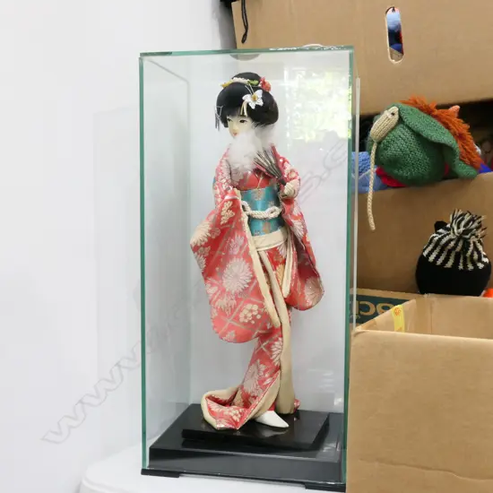 JAPANESE DOLL IN CASE H. 460MM
