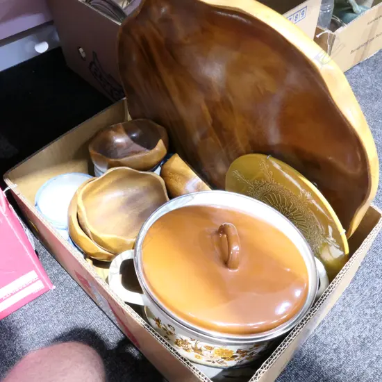 BOX LOT RETRO DINNERWARE