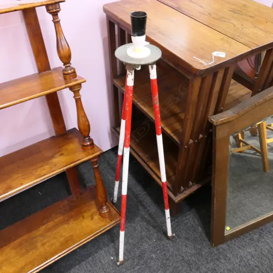 SURVEYORS TRIPOD AS LAMP
