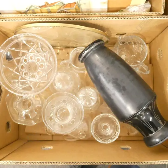 BOX LOT ASST. CRYSTAL + BLACK GLASS VASE H. 330MM