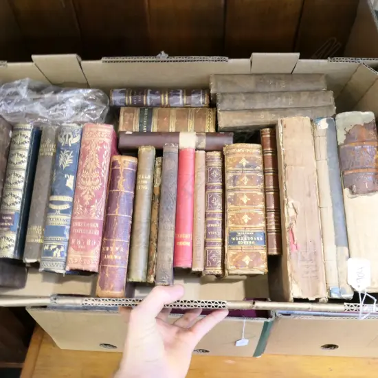 BOX OF ASST BOOKS MACBETH ETC