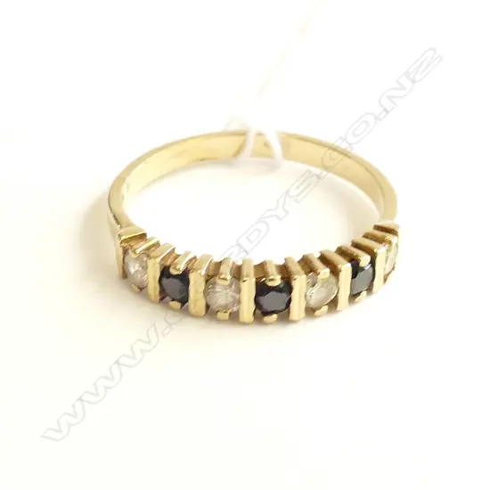 14CT GOLD SAPPHIRE & CZ RING  2.71gms