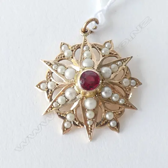 9CT. S. PEARL / GARNET ? PENDANT