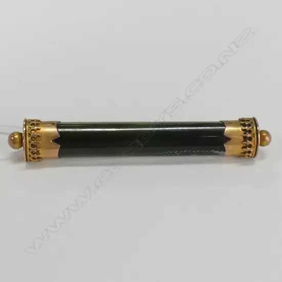 NZ GREENSTONE AND GOLD BROOCH