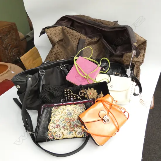 COLLECTION OF 9 HANDBAGS INCL. FAKE LOUIS VUITTON BEACH BAG, WITCHERY, LEATHER, EMBROIDERY ETC