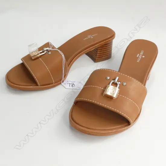 PAIR NEW LOUIS VUITTON (?) TAN SHOES, SIZE 36