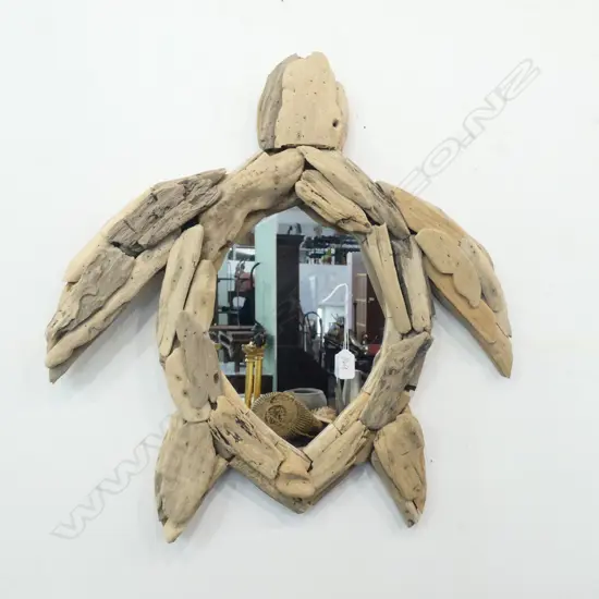 MIRROR WITH WOODEN TURTLE FRAME L600 MM