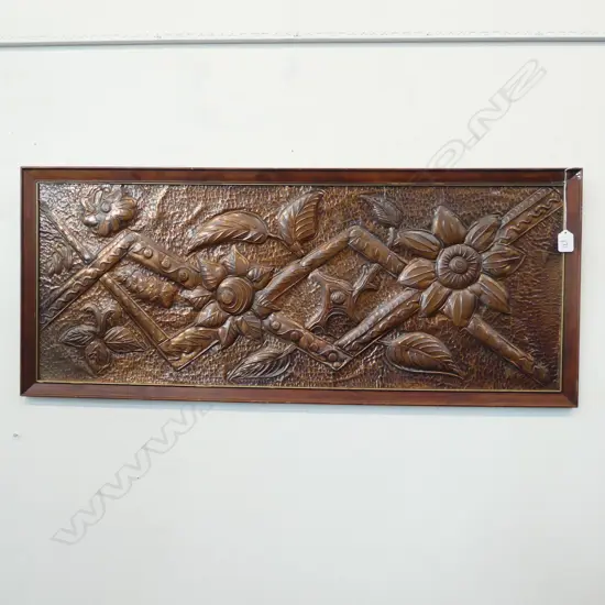 COPPER PANEL WITH FLORAL DECORATION L 960 MM